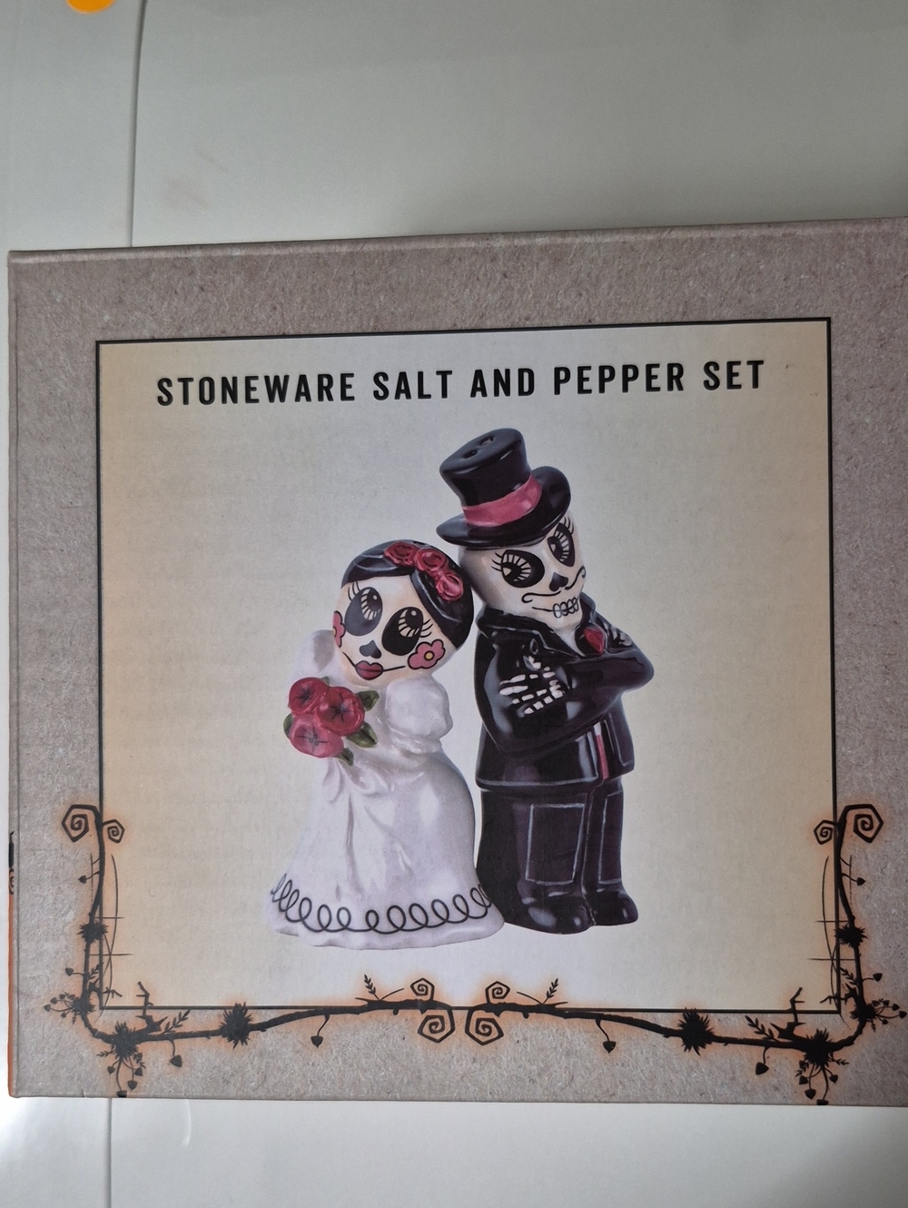 Salt and Pepper Set Older Skull Sugar Bride and Groom